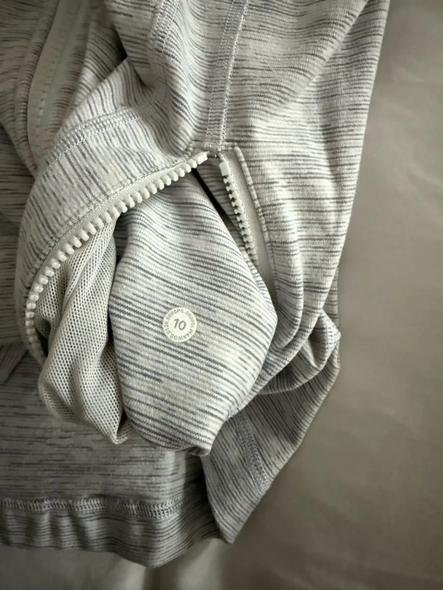 Lululemon zip top - Image 3