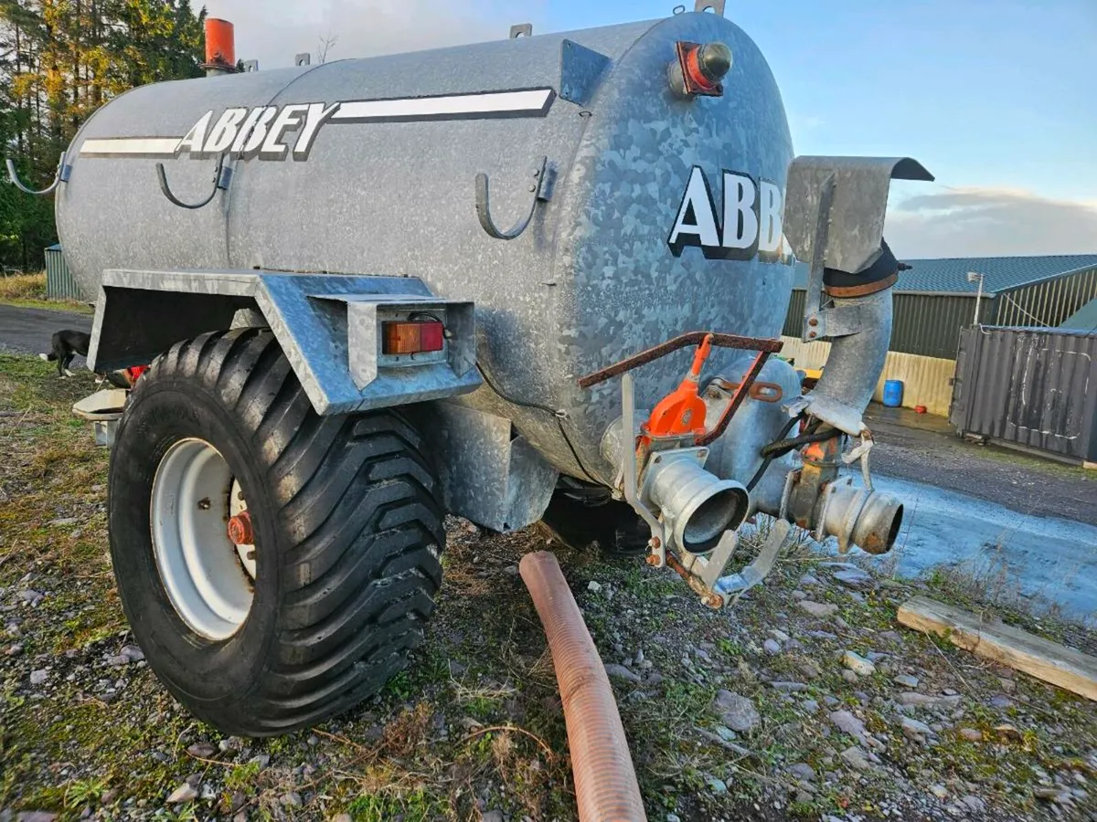 1300 gal abbey tank - Image 3