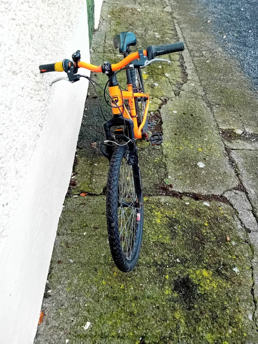 Child's Bicycle - Image 1