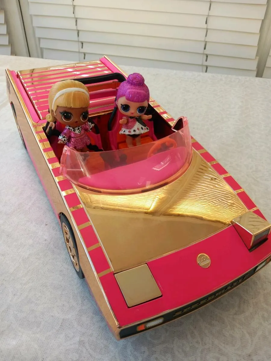 Lols house and car - Image 2