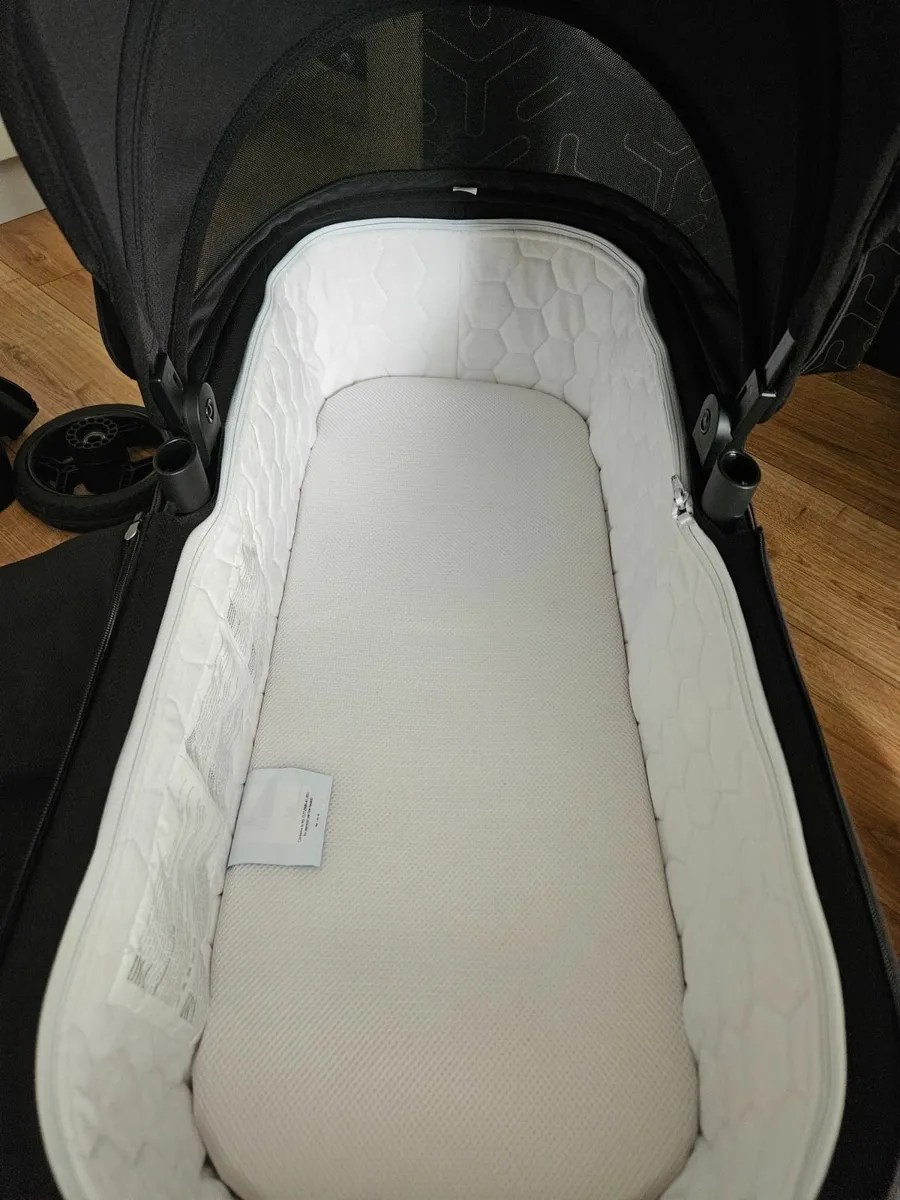 Icandy pram - Image 4
