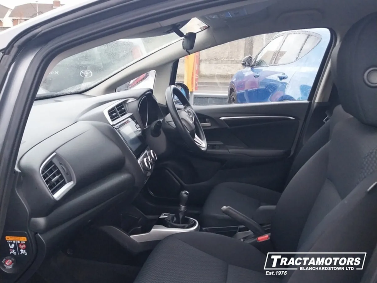 Honda Jazz 1.3 I VTEC SE 5DR - Image 4