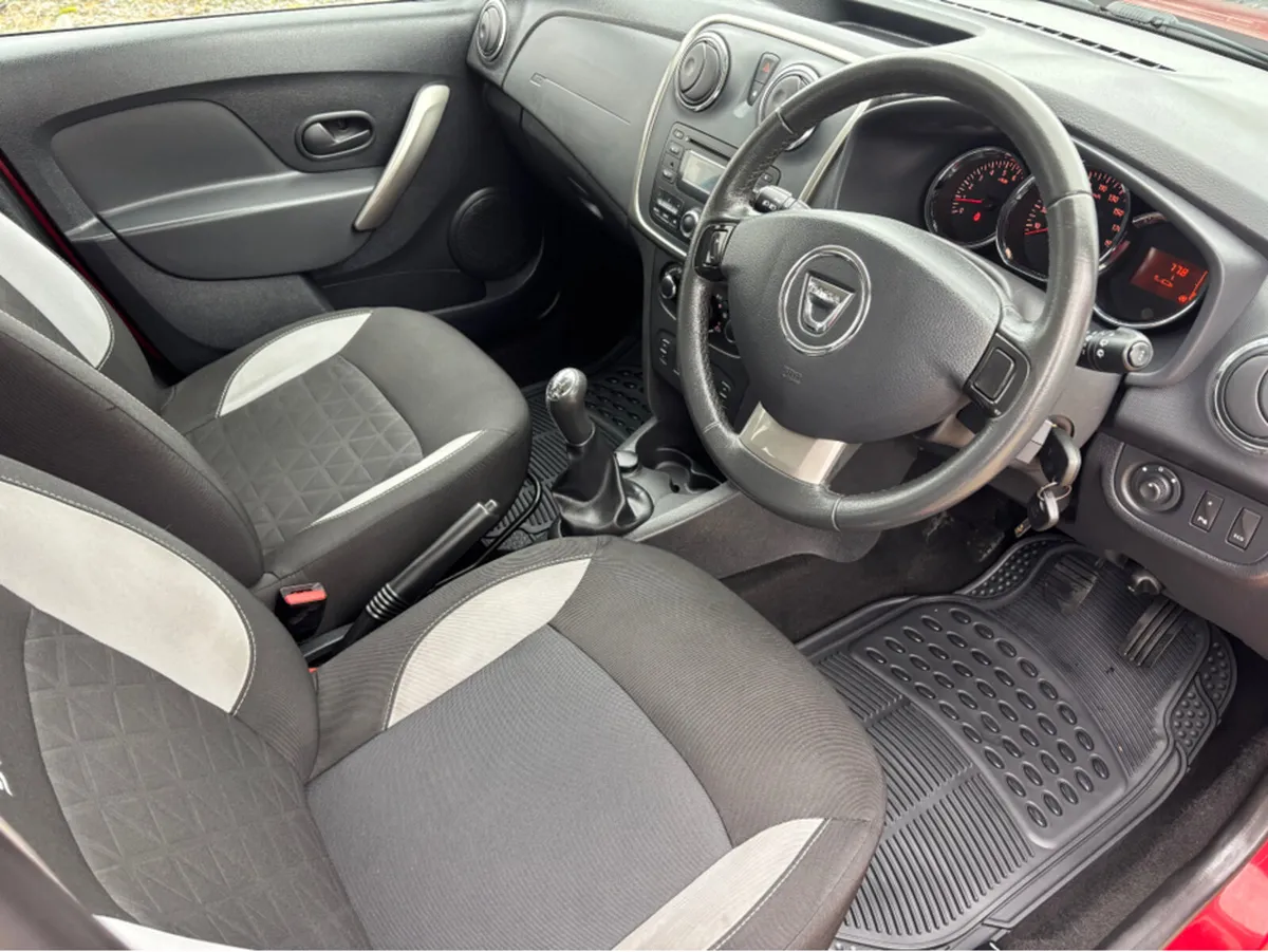 Dacia Sandero STEPWAY SIGNATURE 1.5 DCI 90 E - Image 2