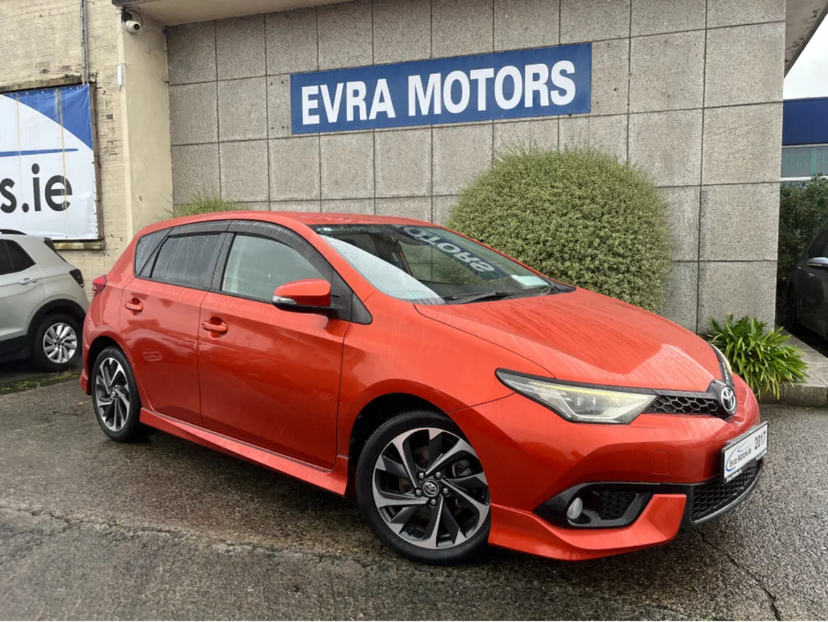Toyota Auris RS 1.8 PETROL MANUAL //REVERSE CAMERA - Image 1