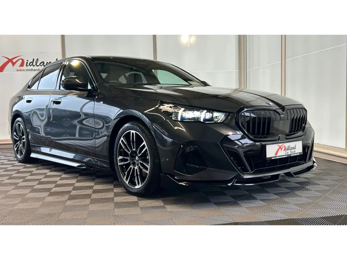 BMW 5-Series M SPORT *PERFORMANCE STYLING* AUTO - Image 4