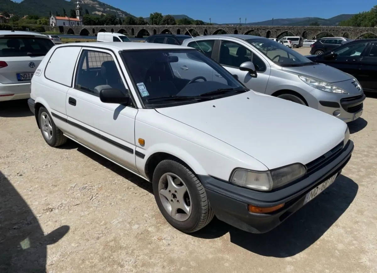 Toyota Corolla van - Image 4