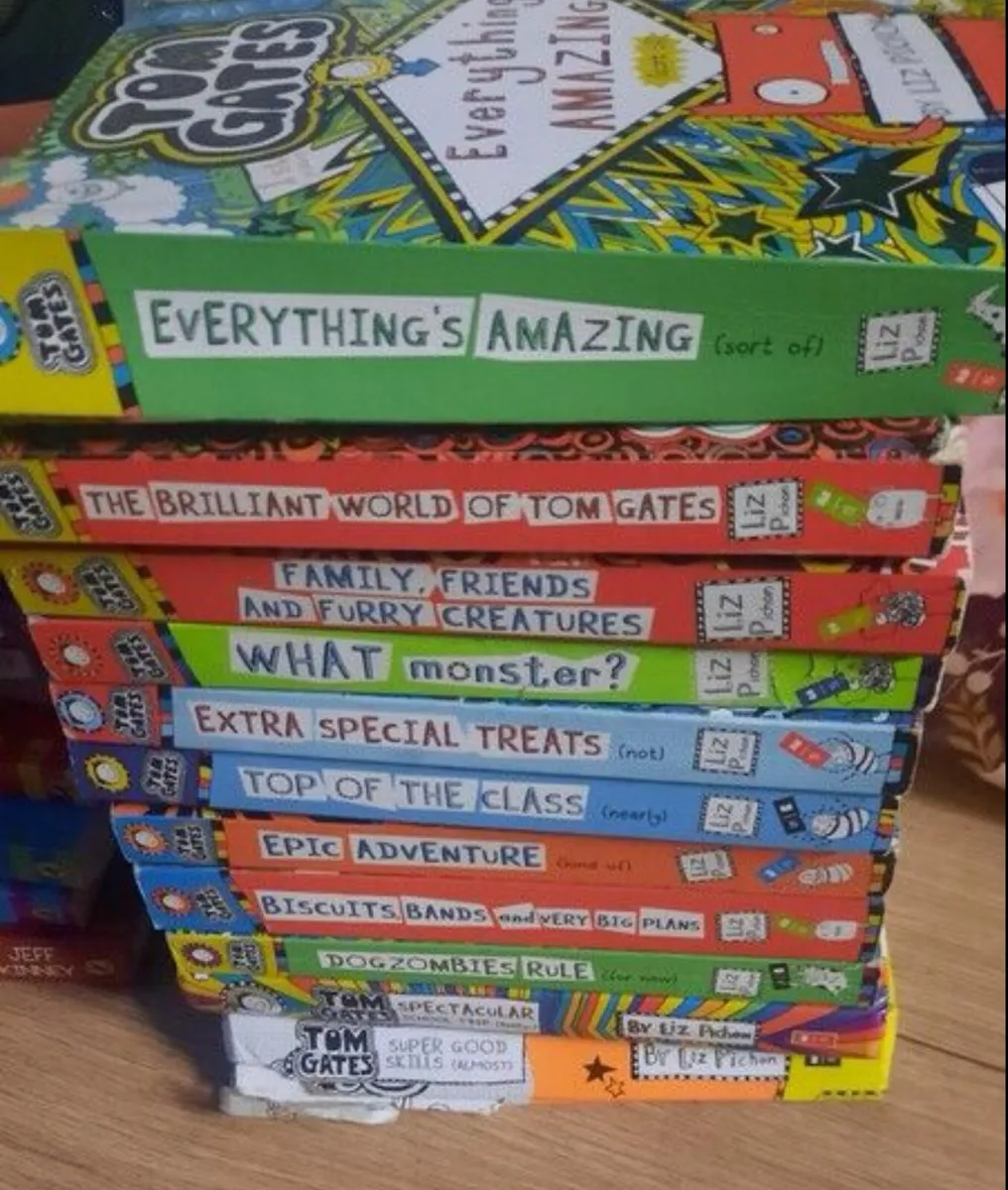 10 Tom Gates & 10 Wimpy Kid - Image 1