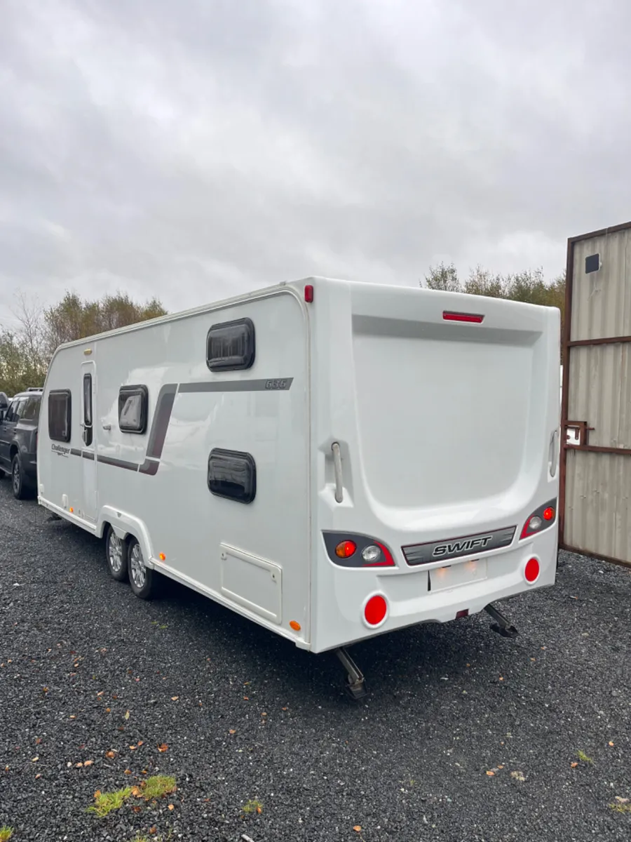 Swift Challenger 636 Sport 6 Berth Caravan - Image 3