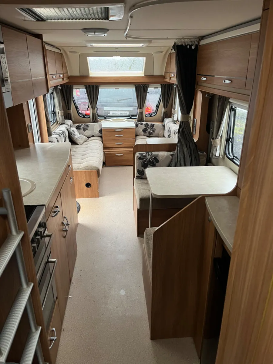 Swift Challenger 636 Sport 6 Berth Caravan - Image 4