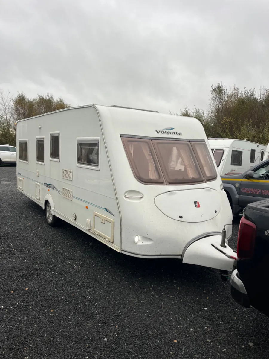 Fleetwood 4 Berth Fixed Single Beds Caravan - Image 3