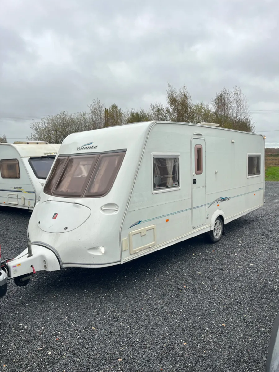 Fleetwood 4 Berth Fixed Single Beds Caravan - Image 1