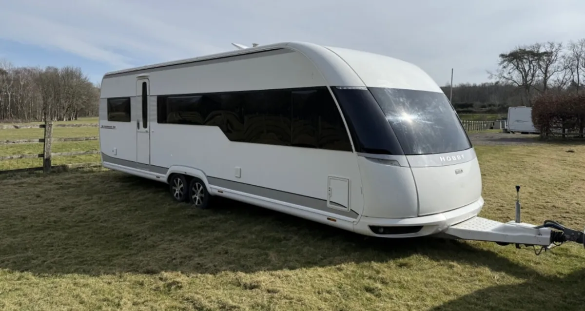 Rare Hobby Premium 700 6Berth Caravan - Image 1