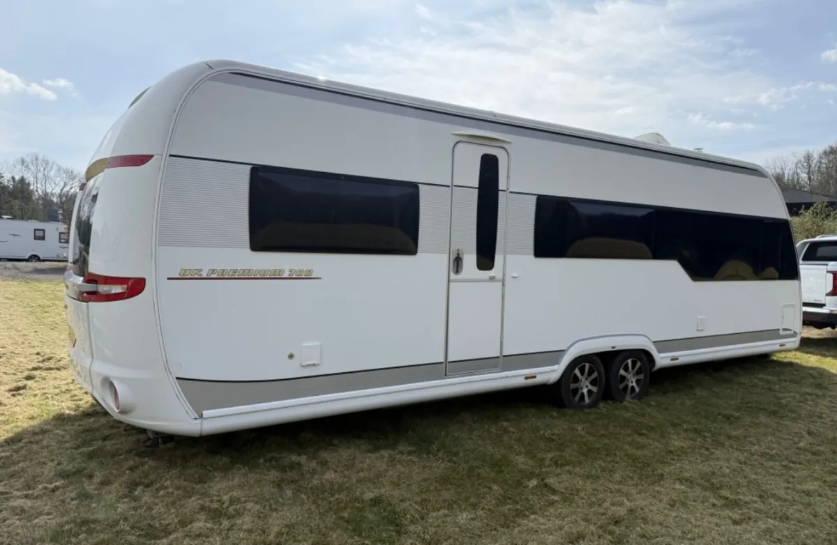 Rare Hobby Premium 700 6Berth Caravan - Image 3