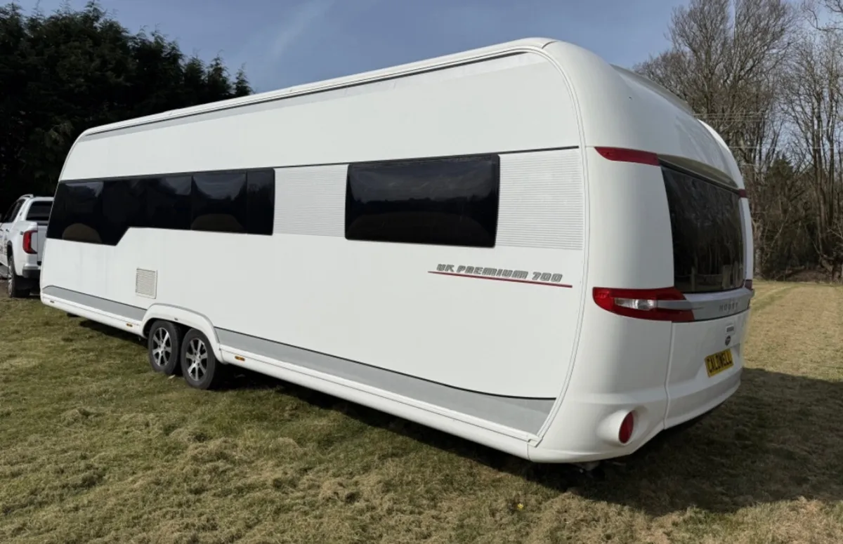 Rare Hobby Premium 700 6Berth Caravan - Image 4