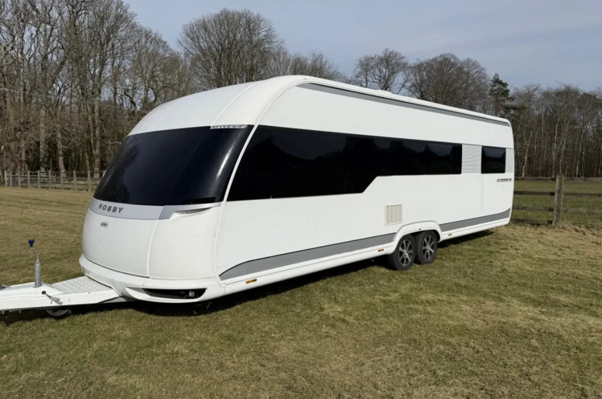 Rare Hobby Premium 700 6Berth Caravan - Image 2