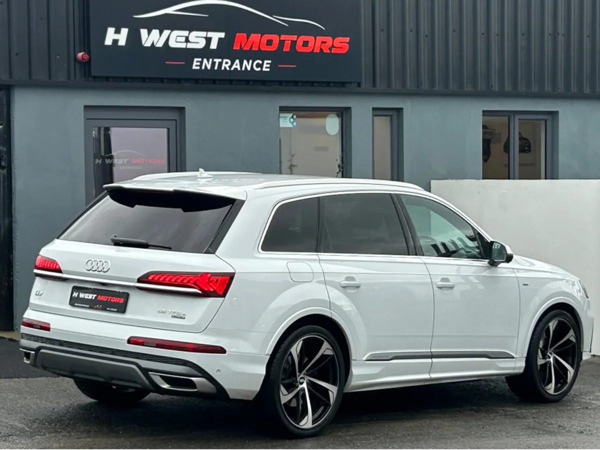 Audi Q7 S LINE 55 TFSI E QUATTRO - Image 3