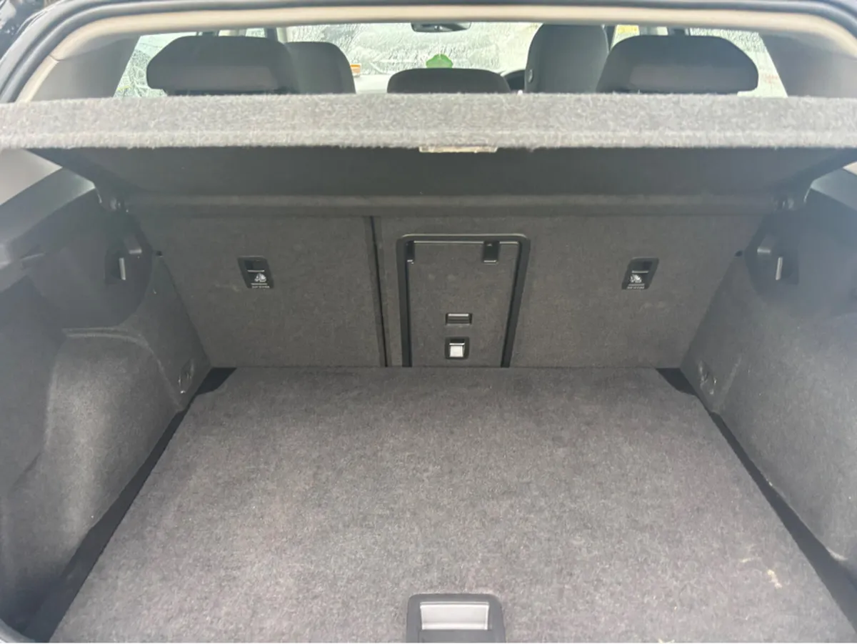 Volkswagen Golf 1.0 LIFE TSI MHE MHEV 110HP 5 - Image 2