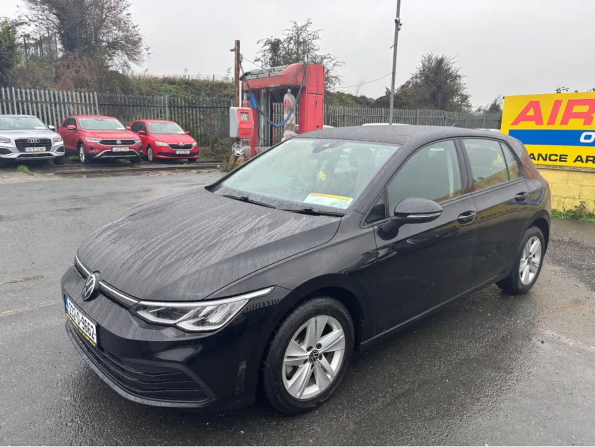 Volkswagen Golf 1.0 LIFE TSI MHE MHEV 110HP 5 - Image 4