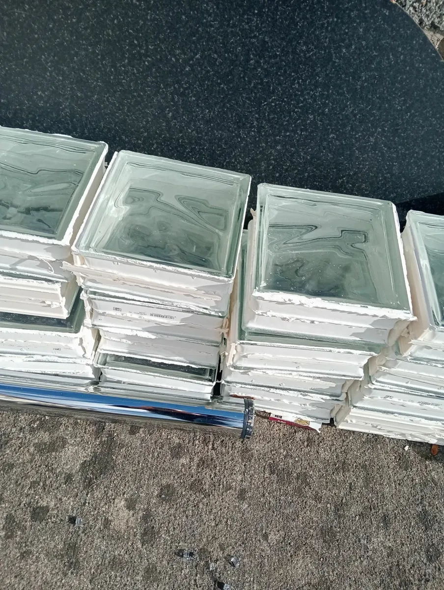 Glas blocks like new - Image 1