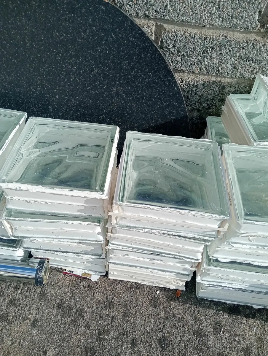 Glas blocks like new - Image 2