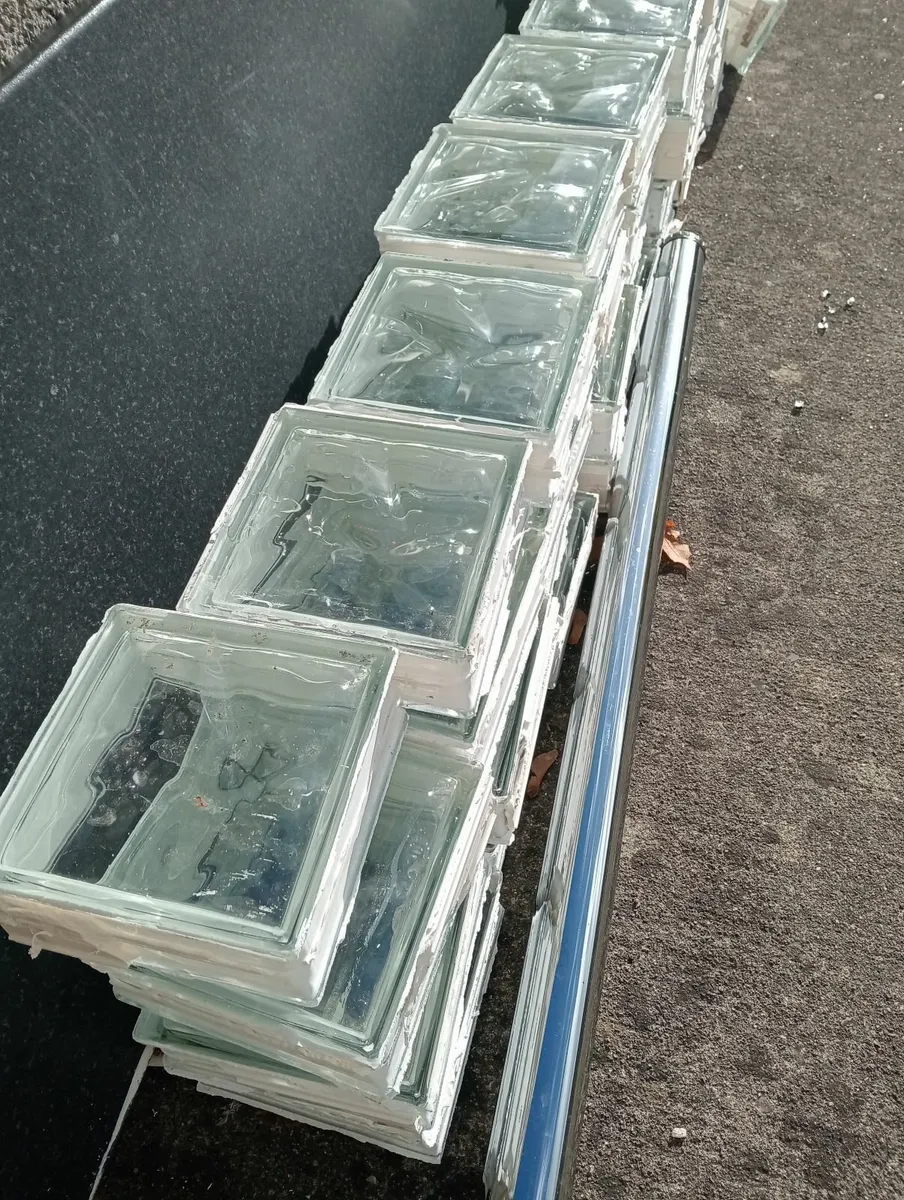 Glas blocks like new - Image 4