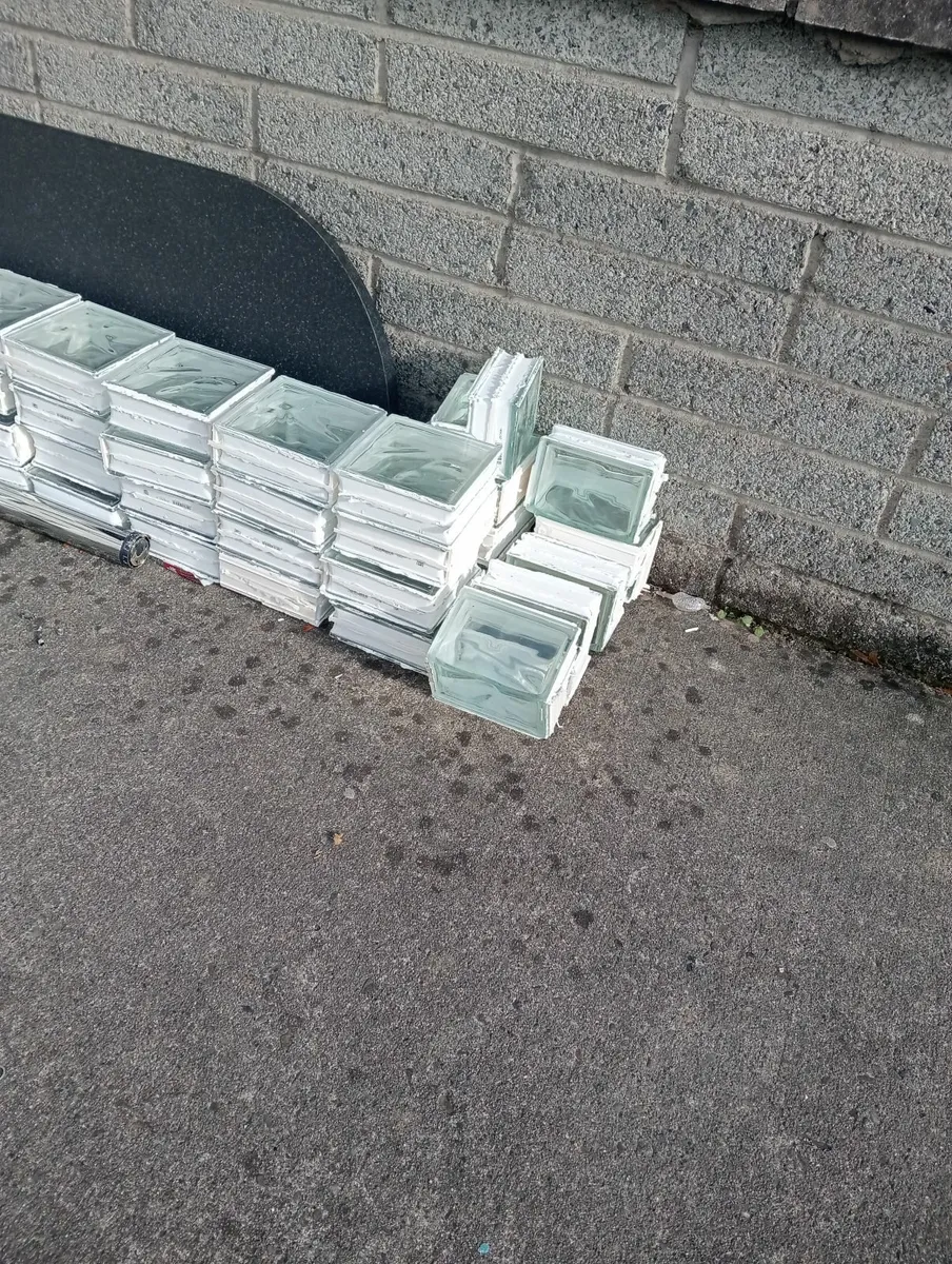 Glas blocks like new - Image 4