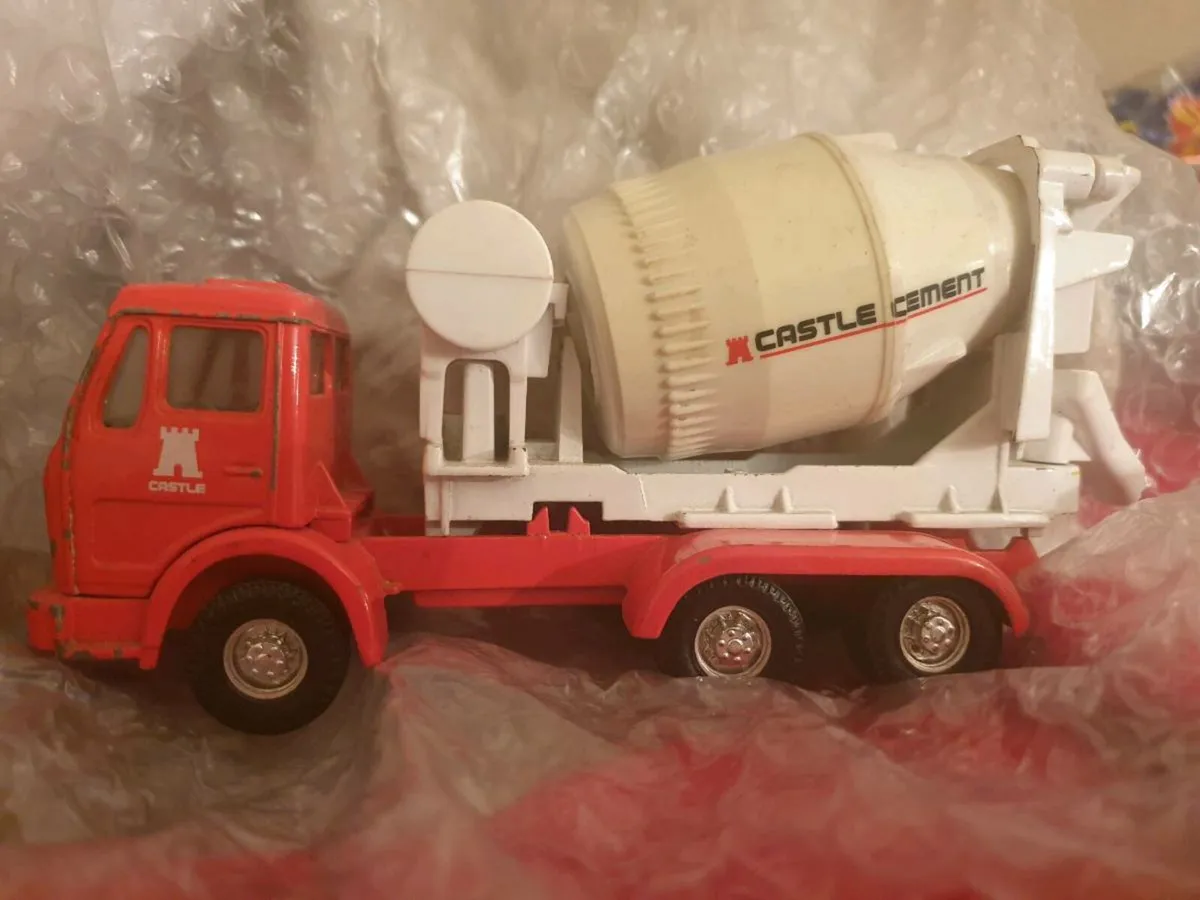 VINTAGE..1960S  CORGI LORRY MERCEDES - Image 2