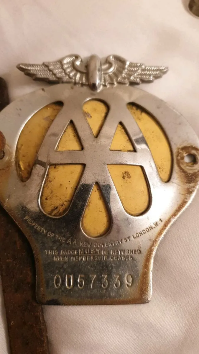 VINTAGE..3 OLD CAR BADGES ...RAC..PLUS AA - Image 3