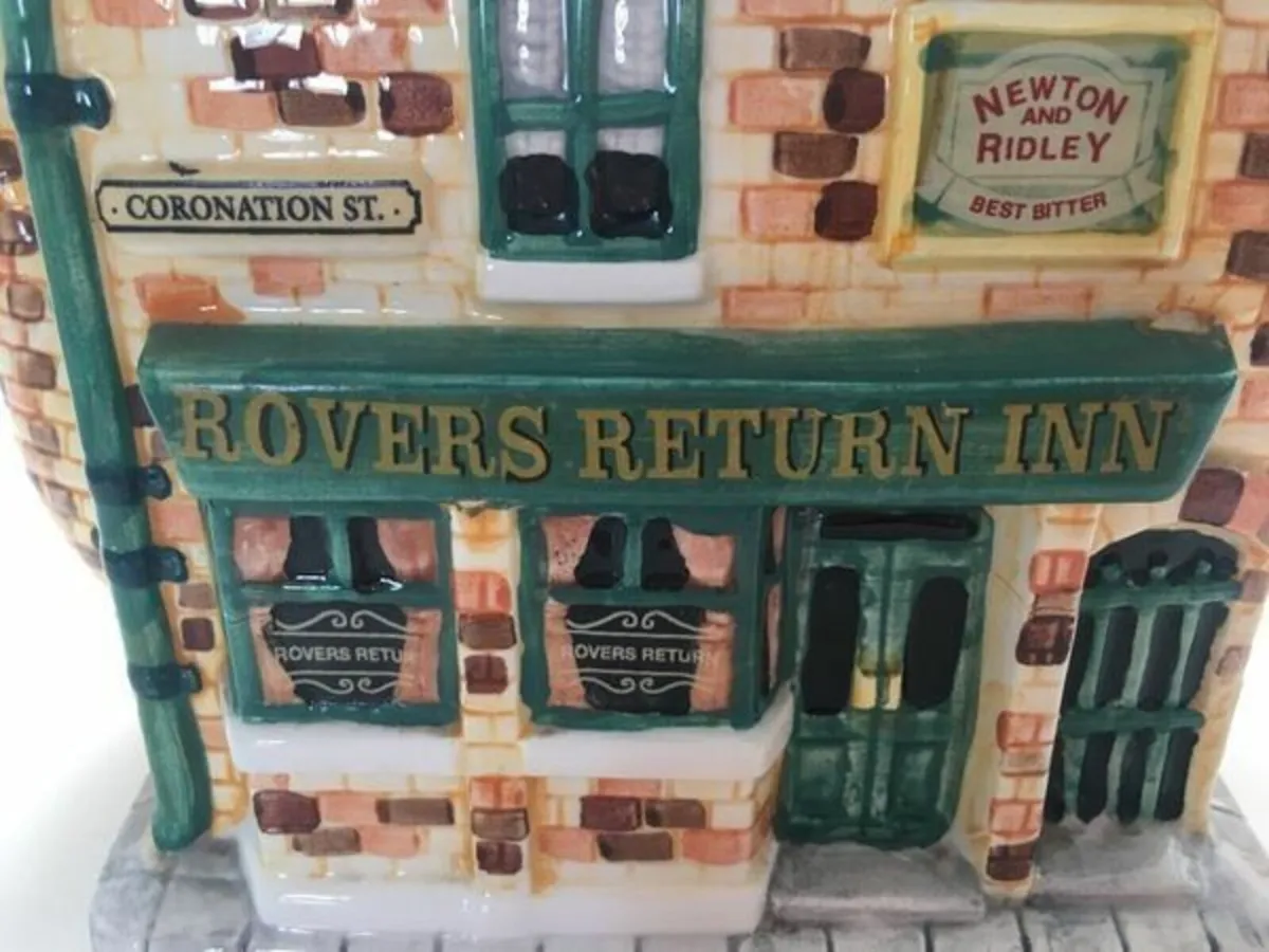 Coronation Street - Rovers Return - Teapot - Image 3