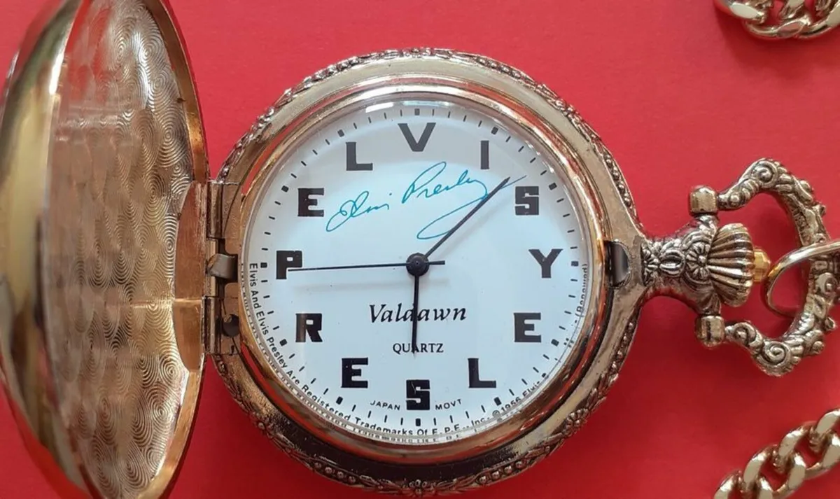 Vintage Valdawn Elvis Presley Musical Pocket Watch - Image 3