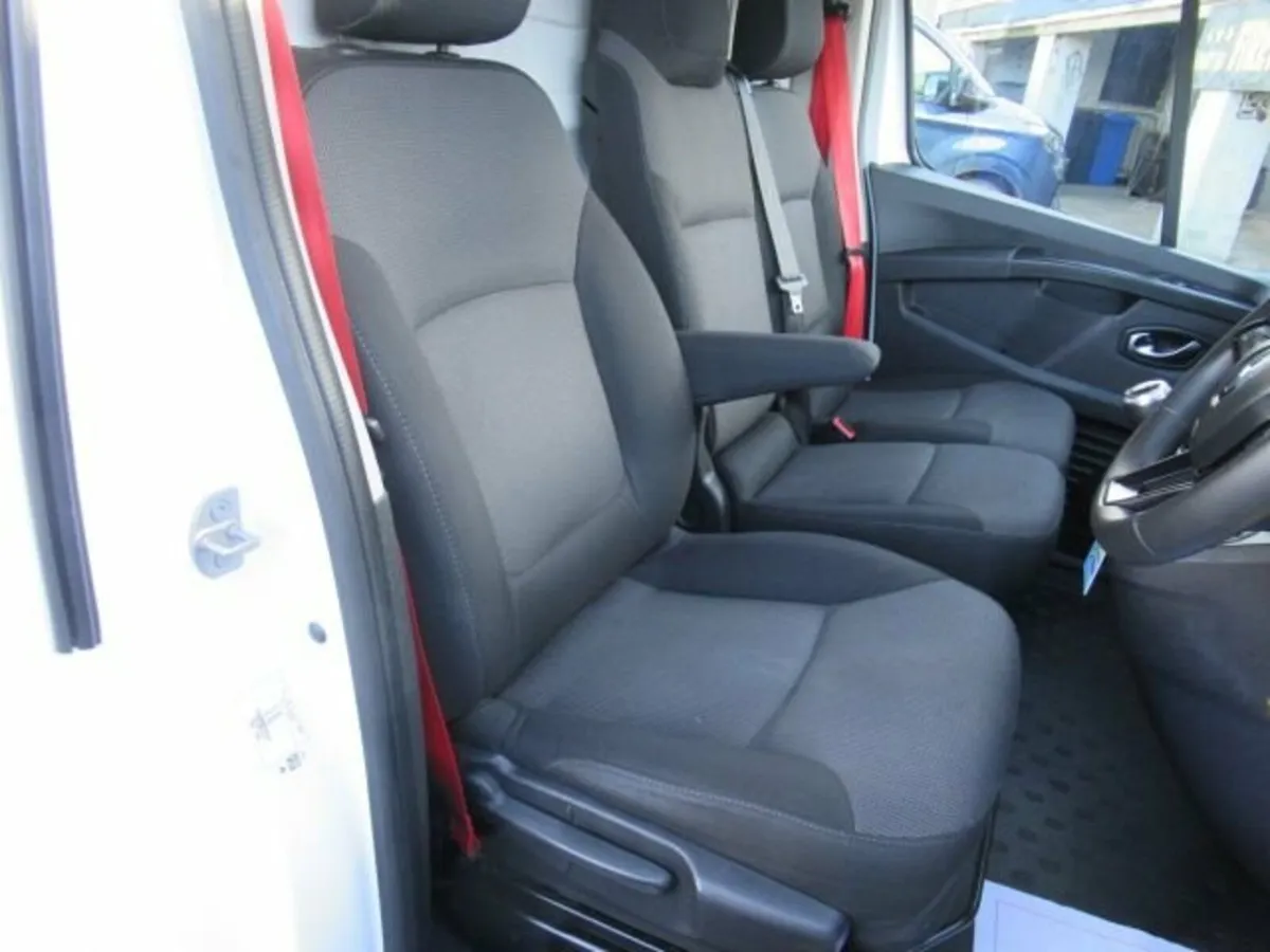 2.0L  L2H1 LWB 150 BHP RED EDITION - Image 3