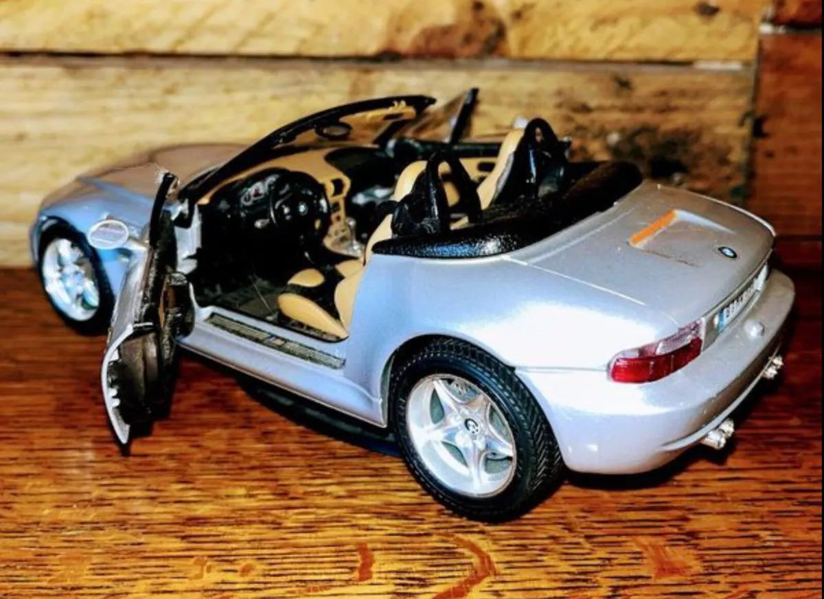 BMW model car - Image 4