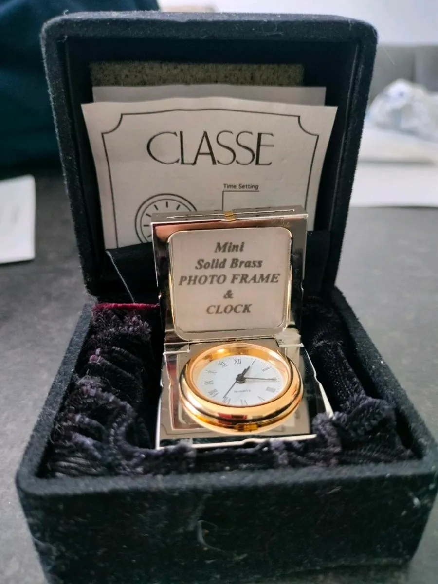 Watch Box Present w/Bow Opens Picture Frame - Image 1