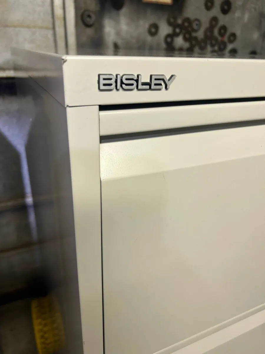 Filing cabinet (  Bisley ) - Image 1