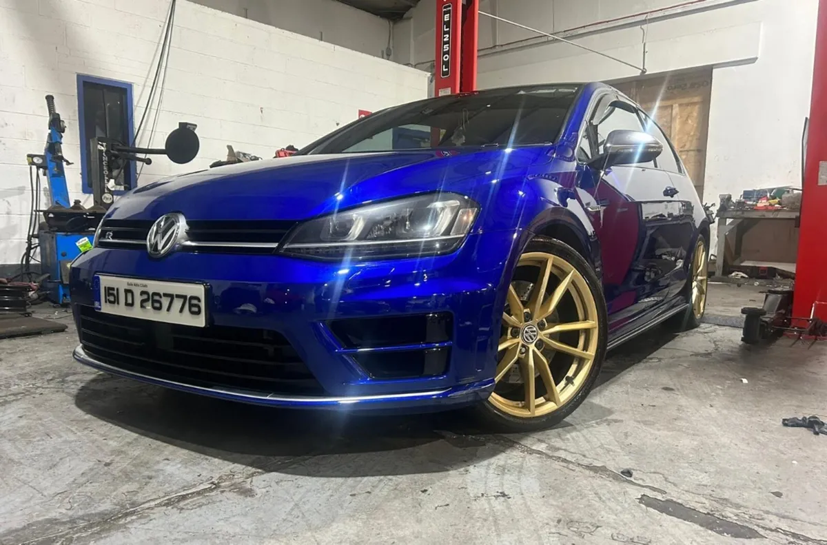 Volkswagen Golf R - Image 1