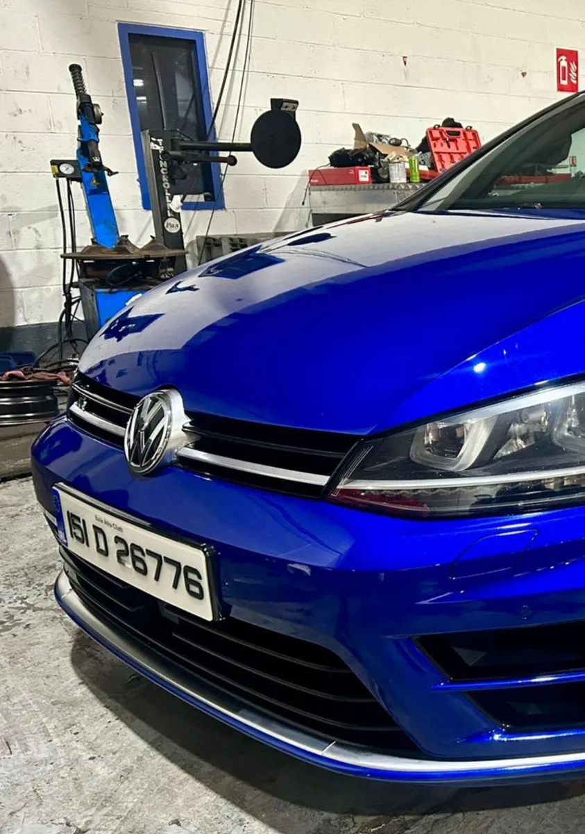 Volkswagen Golf R - Image 2