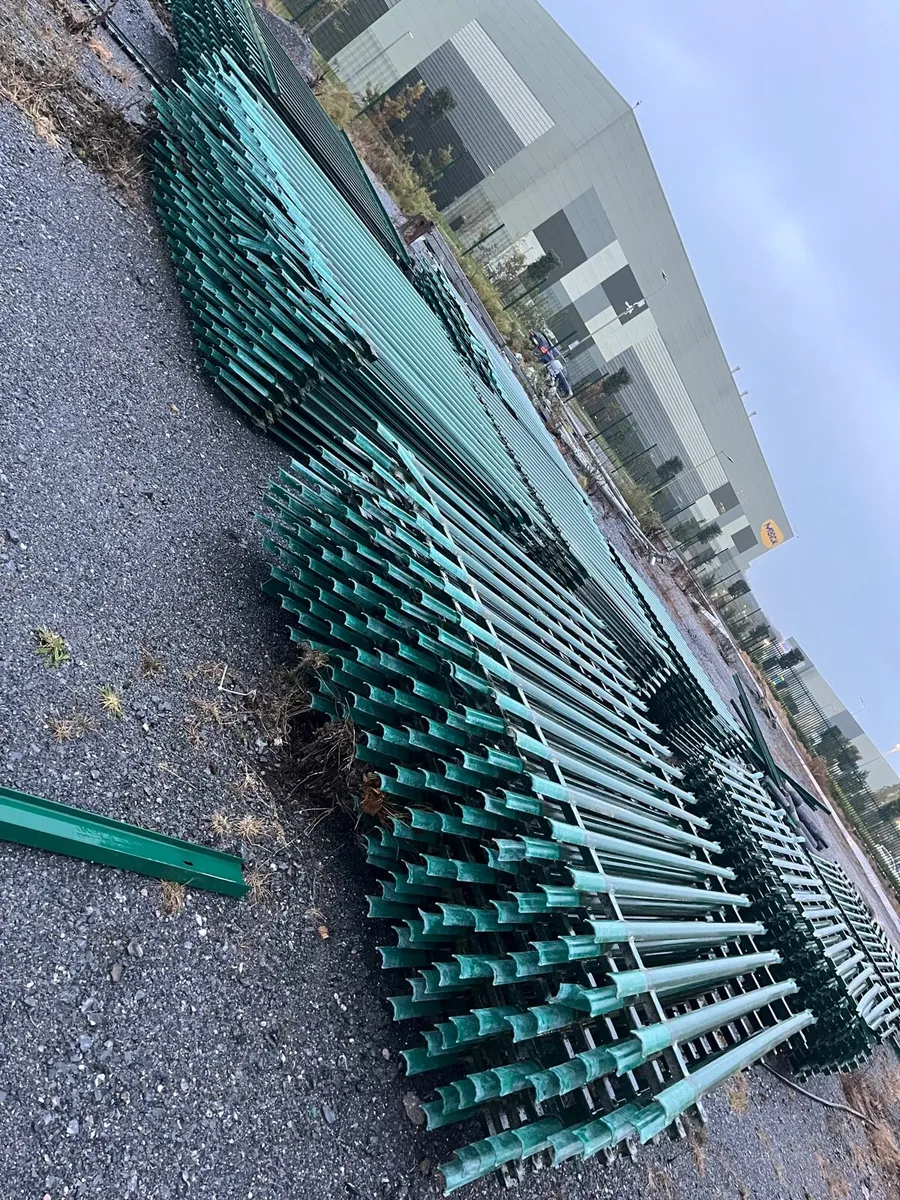 Palisade Fencing - Image 4