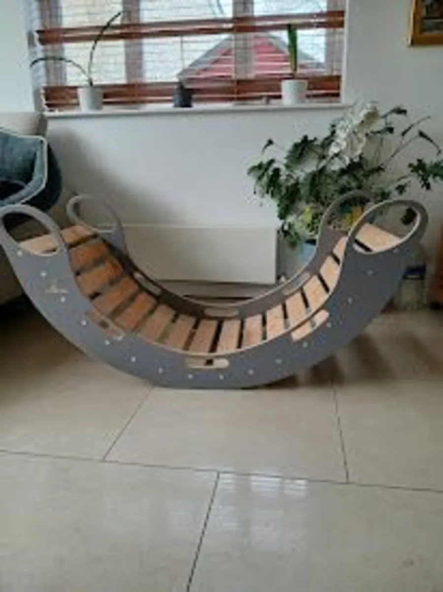 Woodeczka toy climbing frame - Image 1