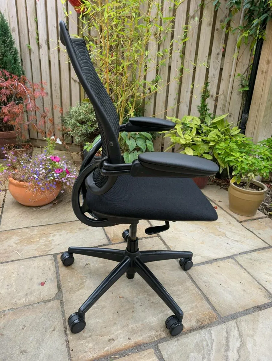 Ergonomic office chair - Image 2