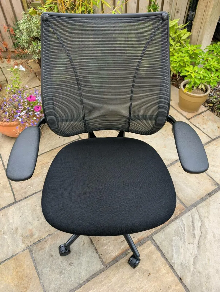 Ergonomic office chair - Image 4