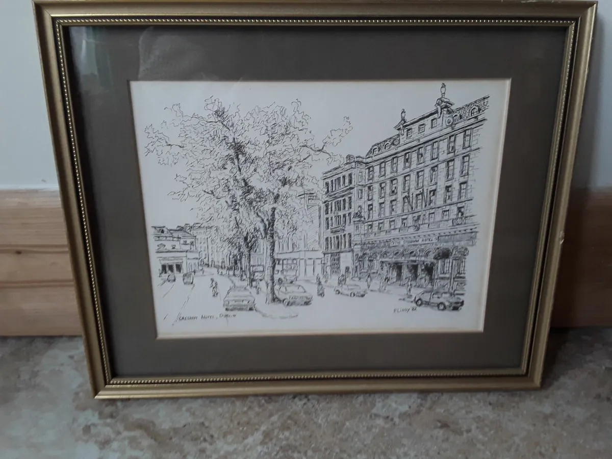 Small lightweight picture Gresham Hotel Dublin - Image 1