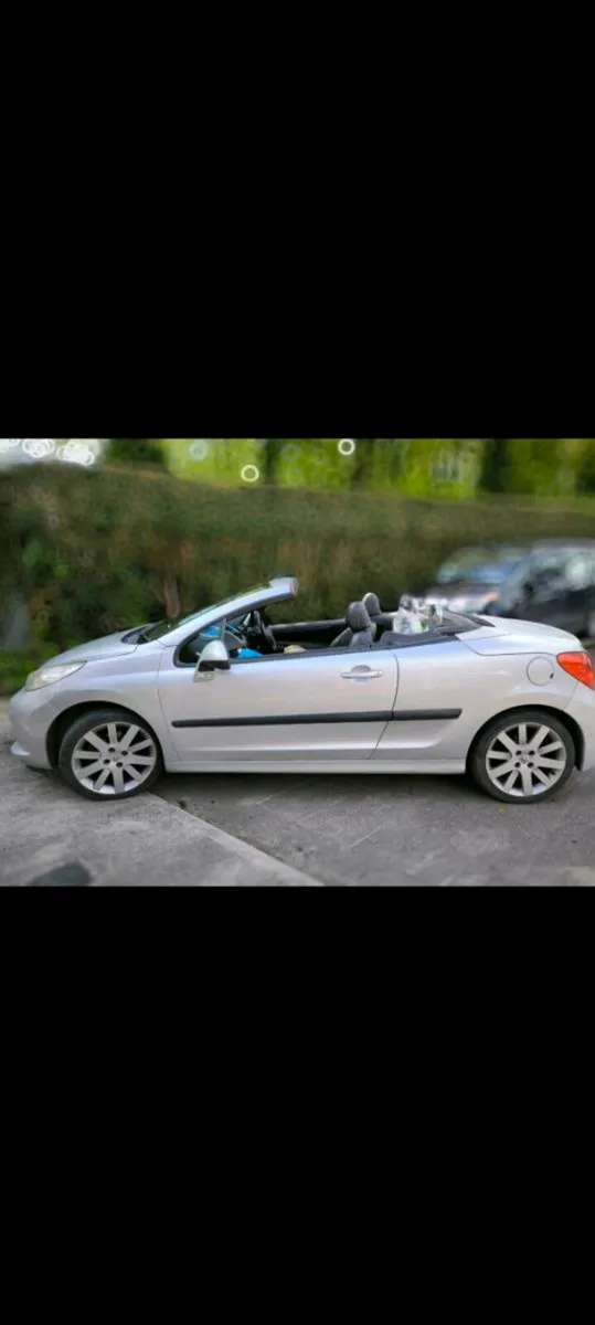Peugeot 207 Cabrio - Image 1