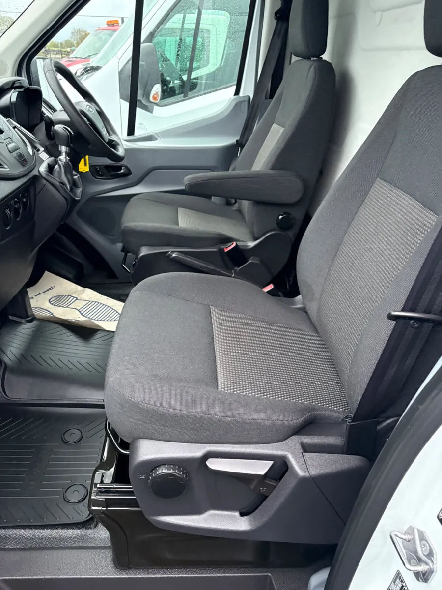 2 Single seats Transit - Image 2