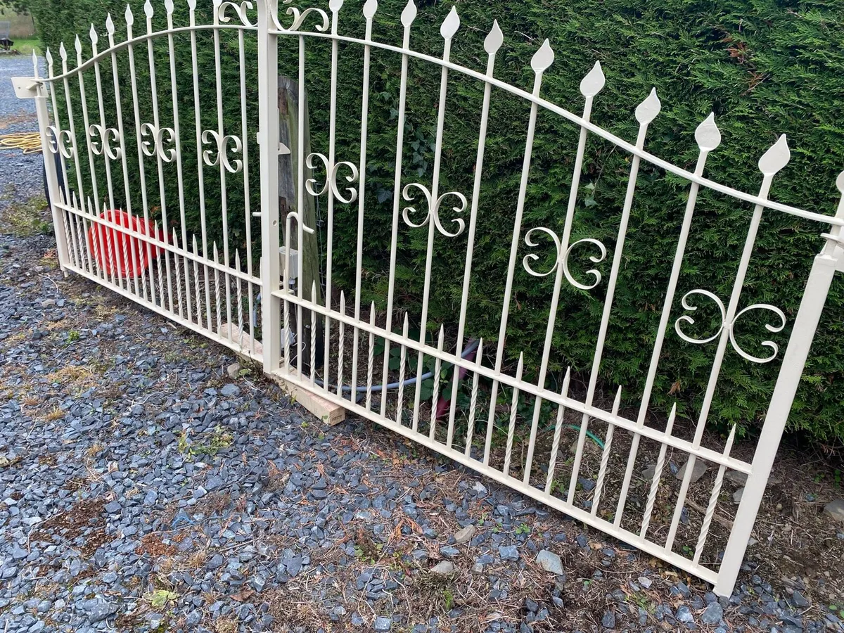 12’ entrance gates - Image 3