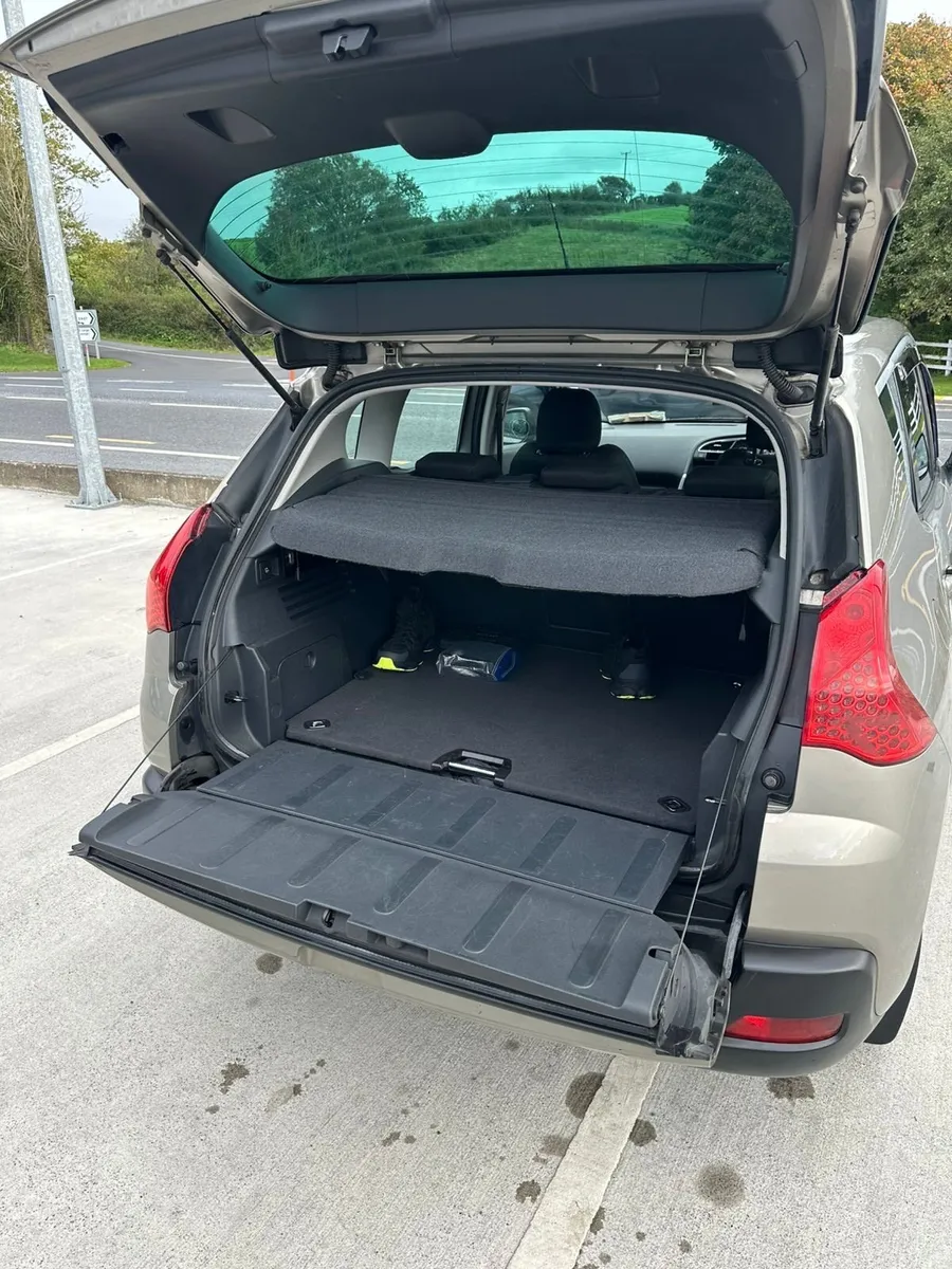 Peugeot 3008 , 1,6 D .2010 - Image 2