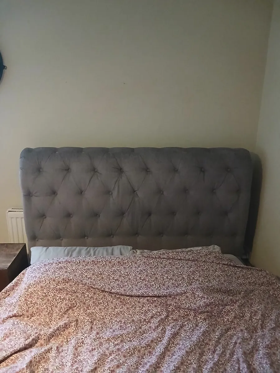 King size bed - Image 3