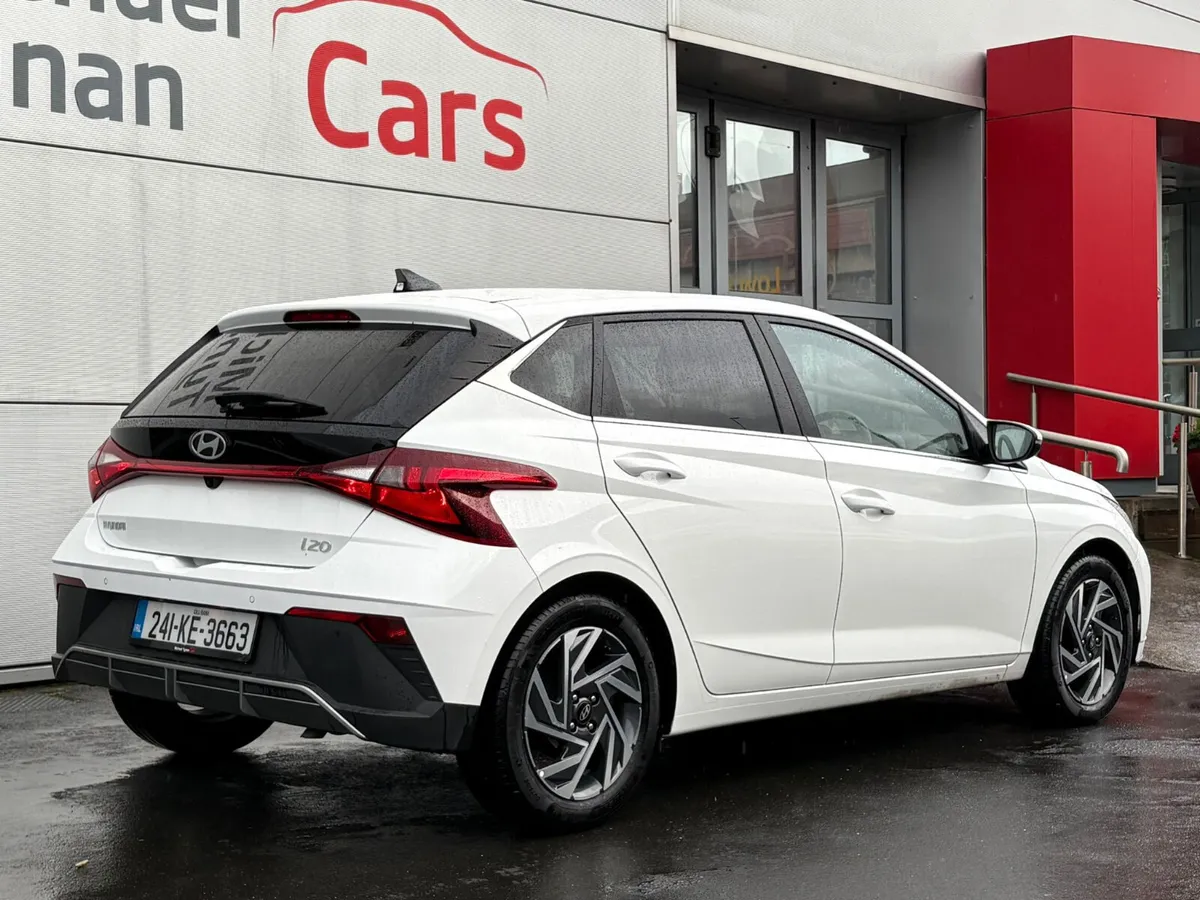 2024 Hyundai i20 Deluxe Plus, 16" Alloys, CarPlay - Image 2