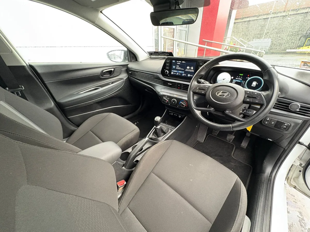 2024 Hyundai i20 Deluxe Plus, 16" Alloys, CarPlay - Image 4