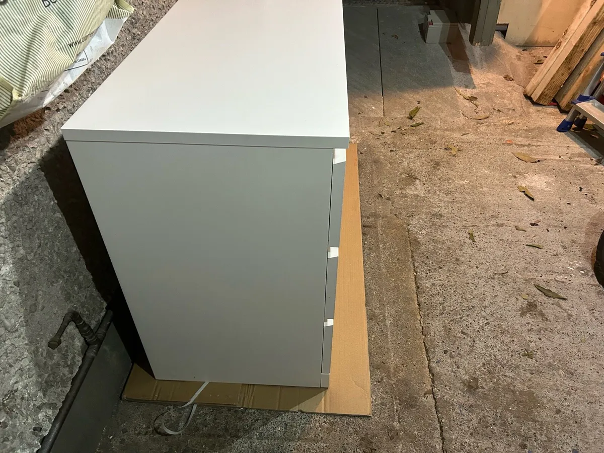 Chest of drawer s . furniture - Image 2