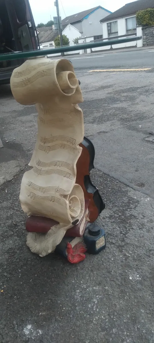 Violin book table well made price too sell - Image 3